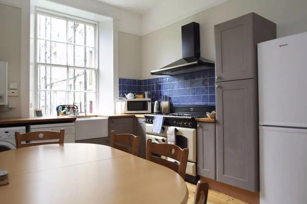 2 Bedroom Stockbridge Apartment
