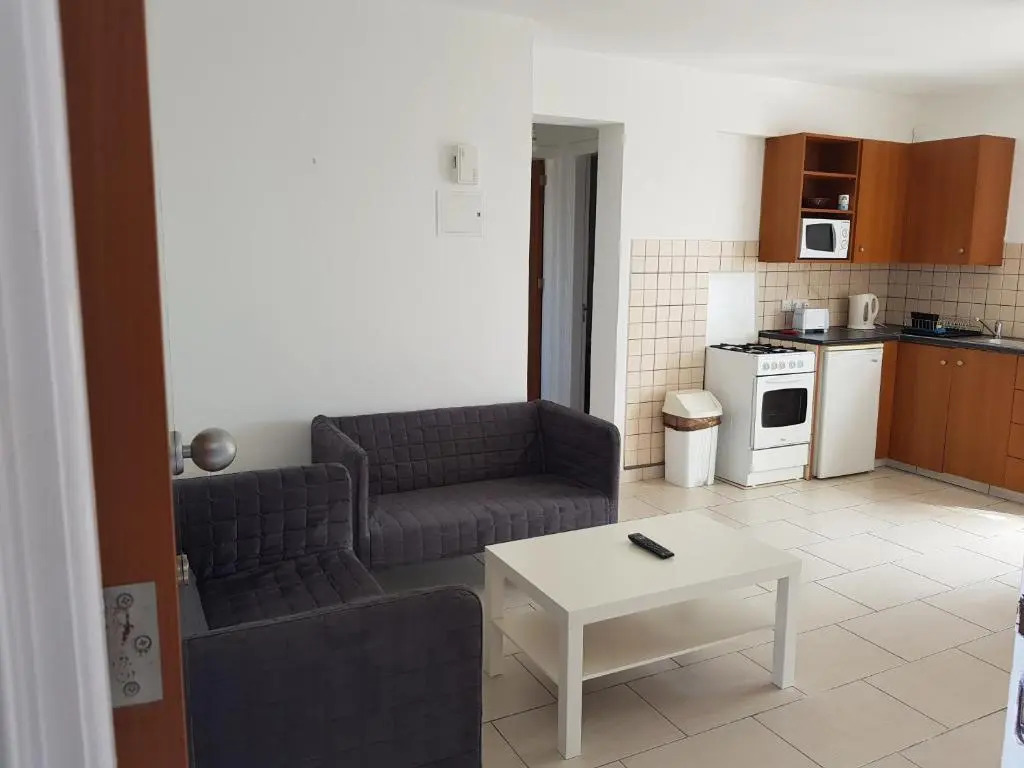 Valentinos Court