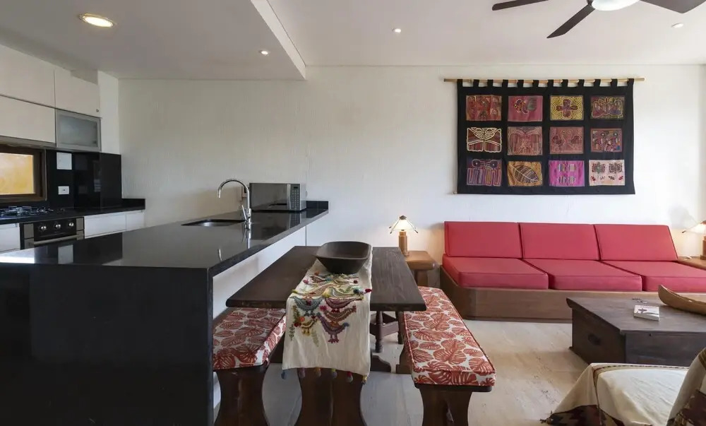 Spacious Loft @ Parque de Los Novios w/ wifi steps from the beac