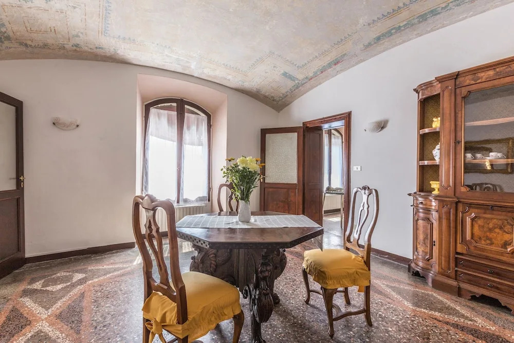 San Mamolo Retreats