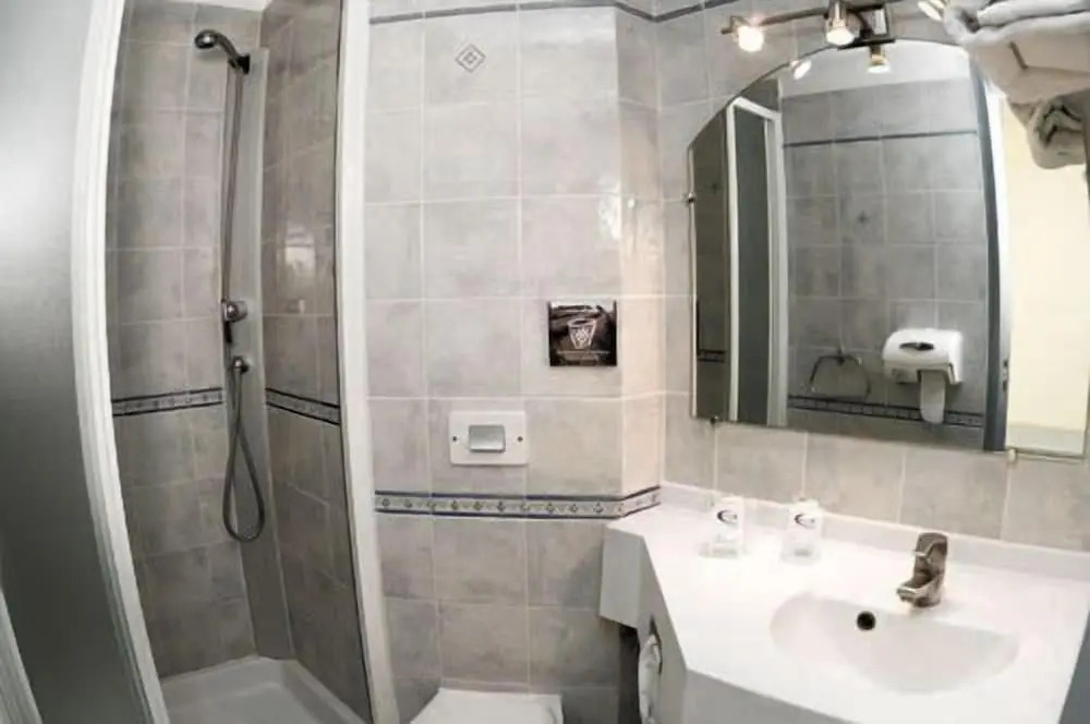 Crau Hotel