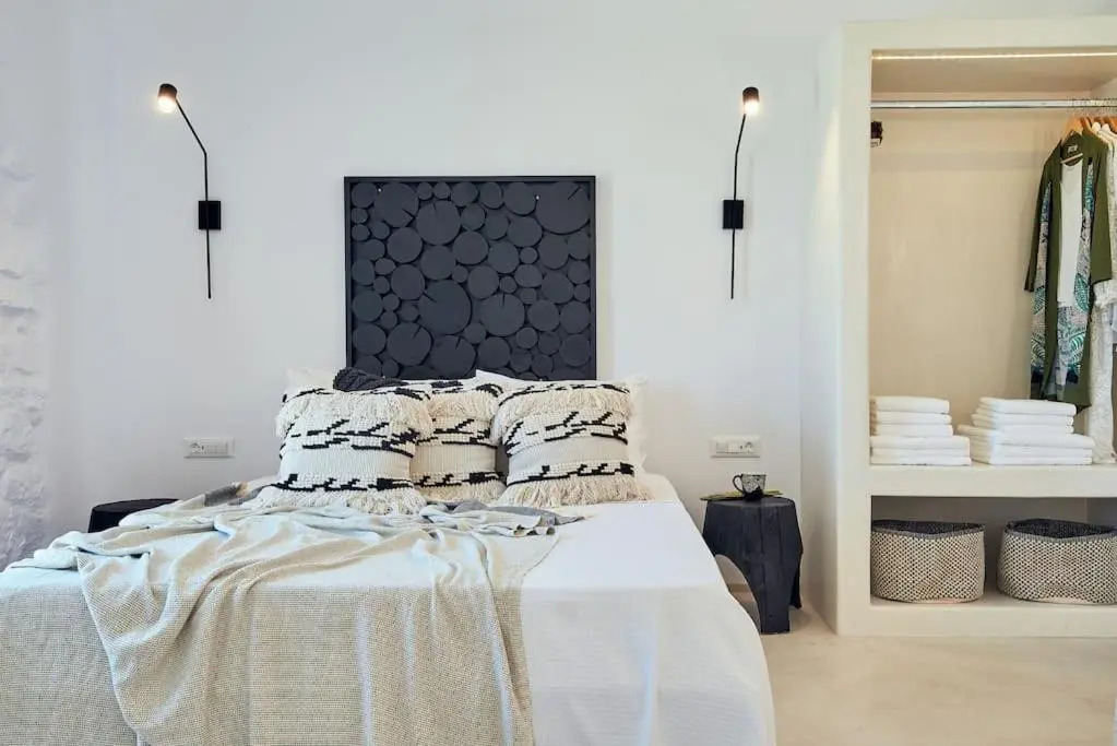 Private Villa Beachfront 30steps to Alemagou Beach