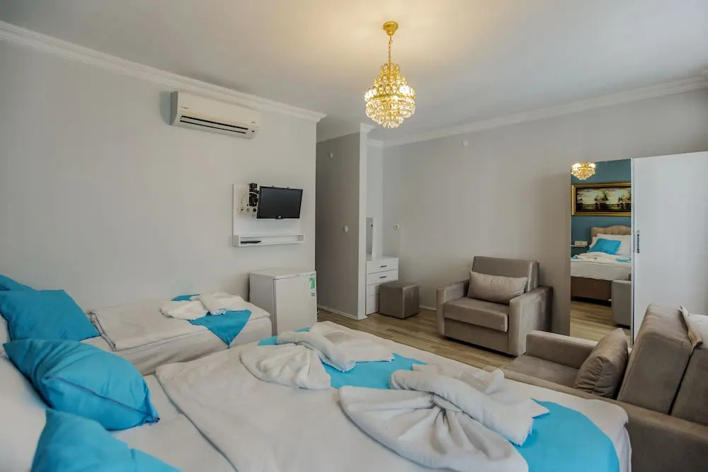 Royal Family Hotel