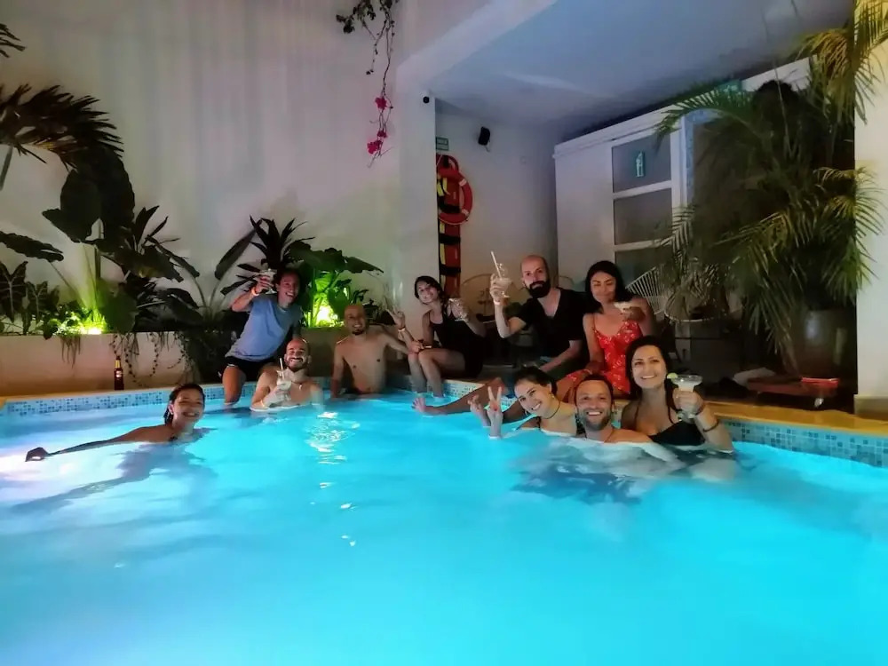 Bona Vida Hostel