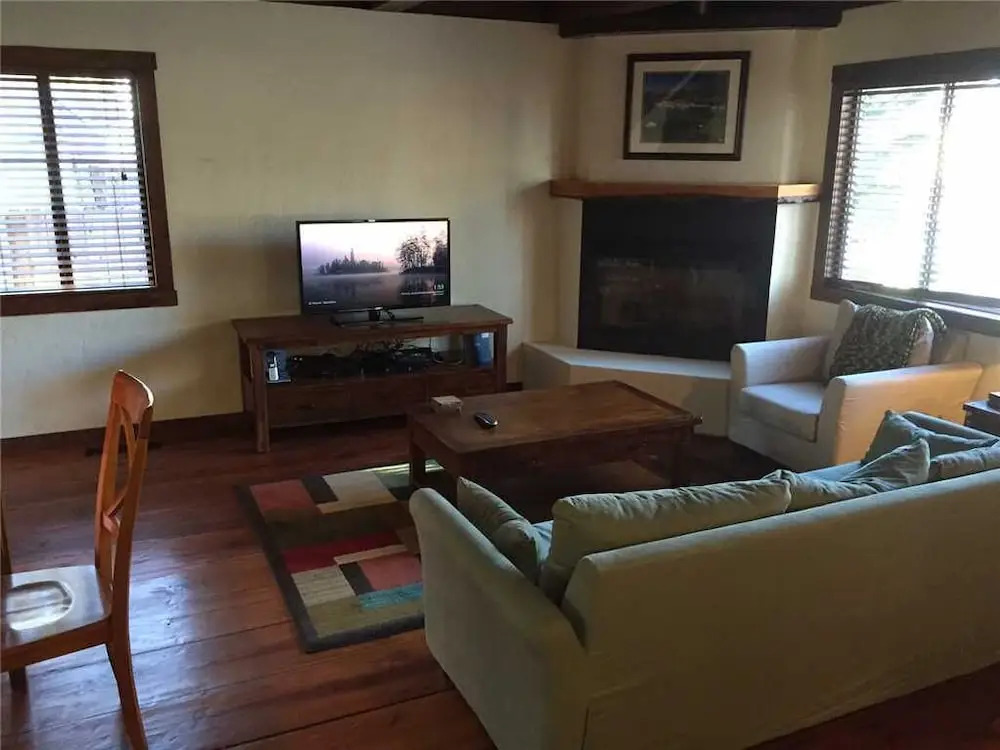 963 Tanglewood Cottage 3 Bedrooms 2 Bathrooms Cottage