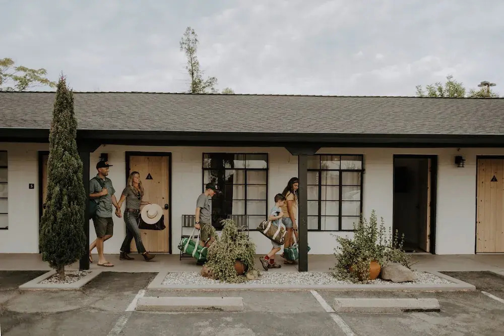 Triangle Motel