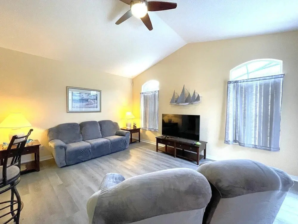 229 Corvina Drive Davenport, 5bed