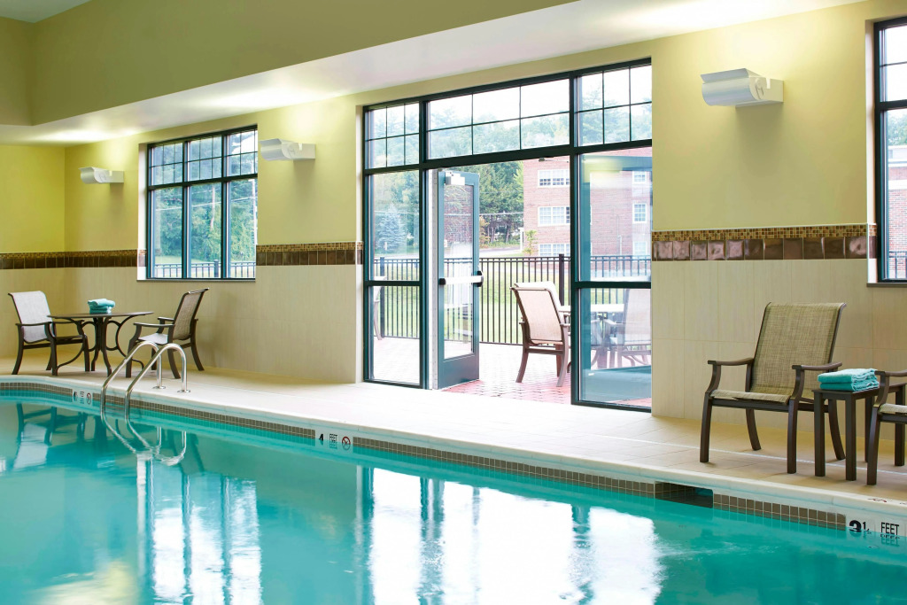 Courtyard by Marriott Lake George