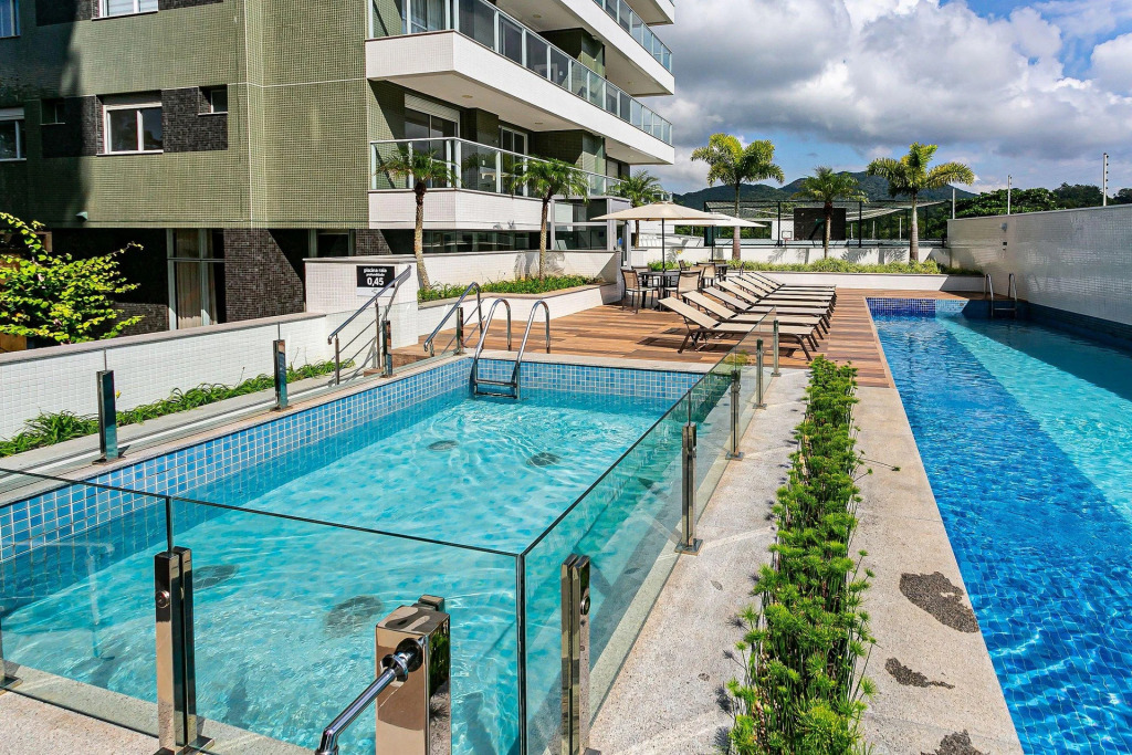 Apt Moderno com varanda a 150m do mar ABC0202