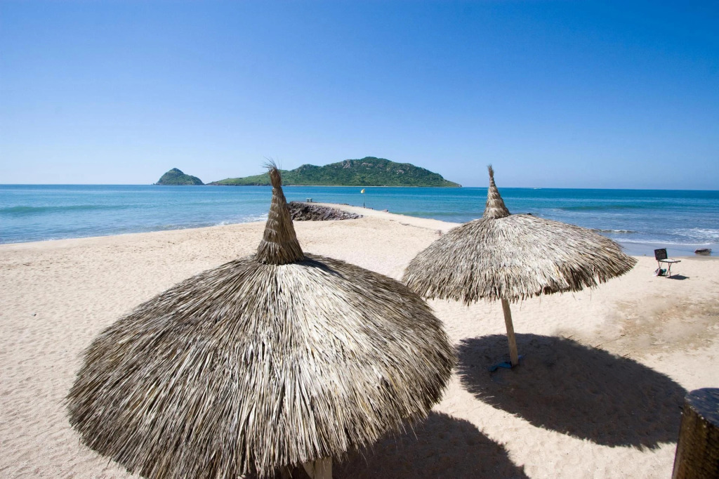 Las Flores Beach Resort