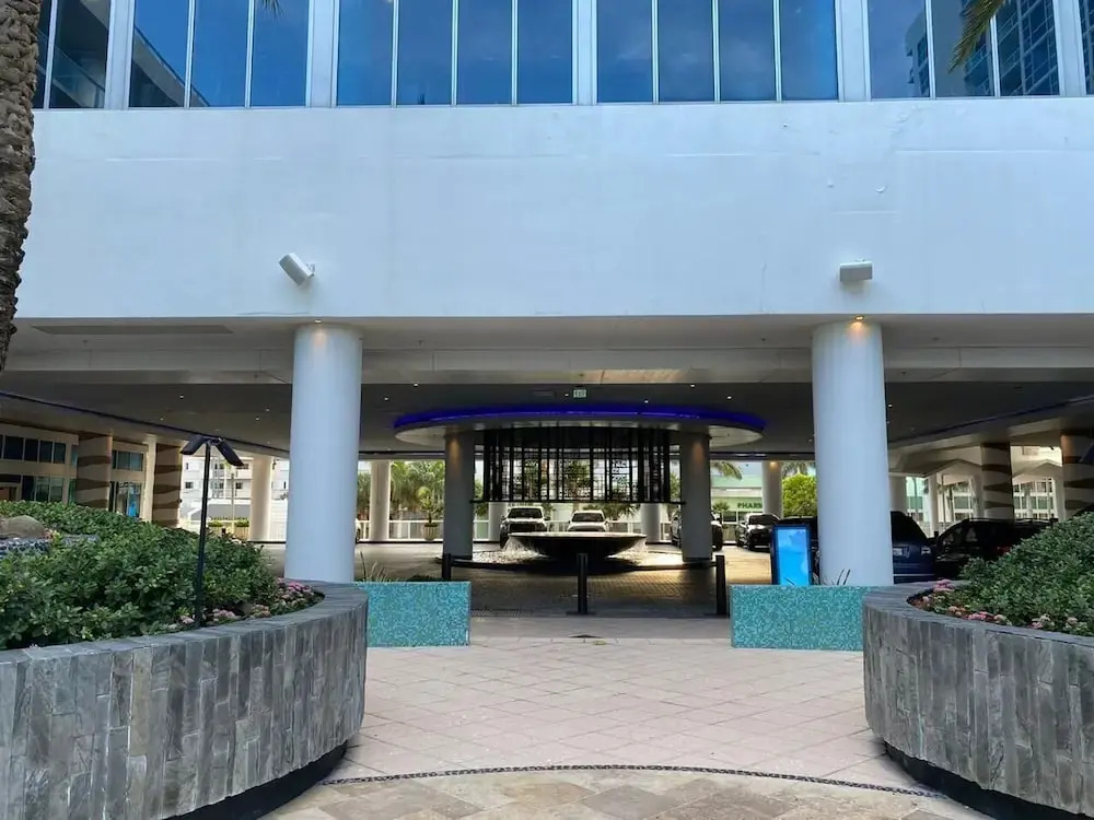 Carillon Miami Beach Private Luxury Suites