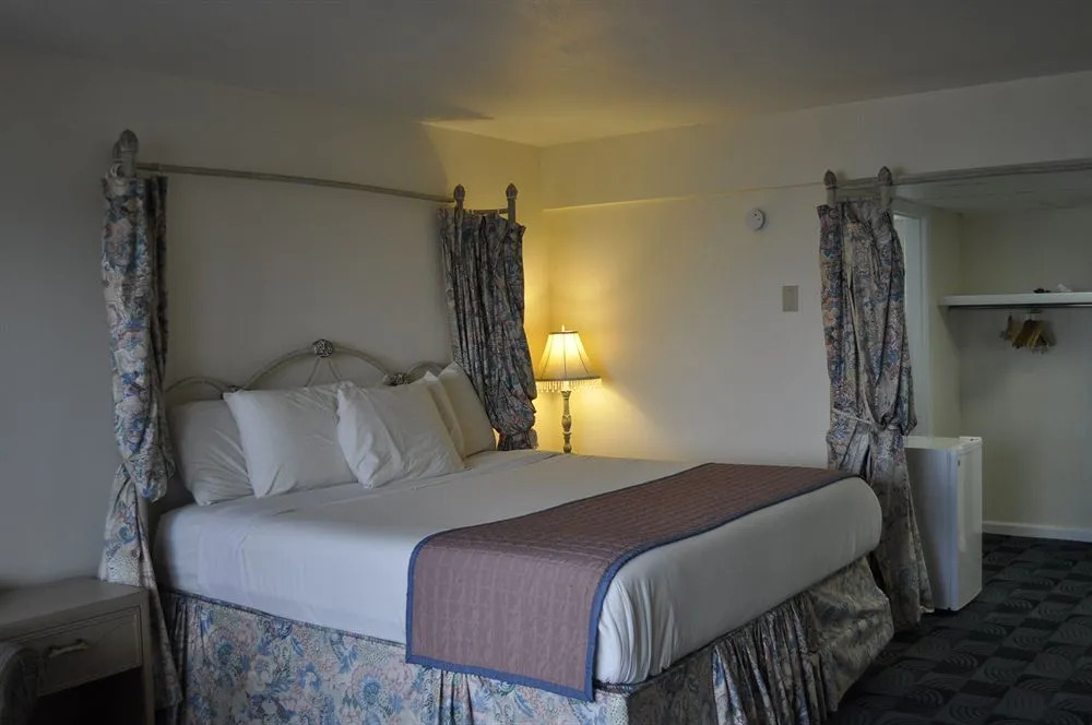 The Diplomat Family Motel