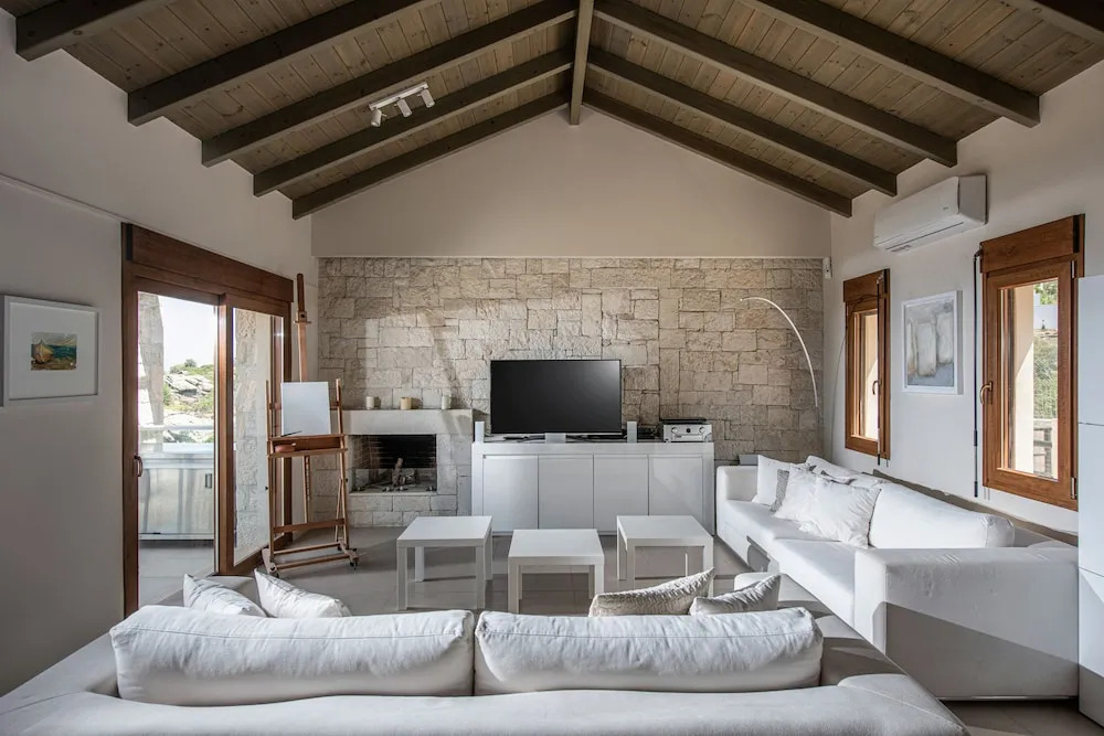 Omega House in Crete