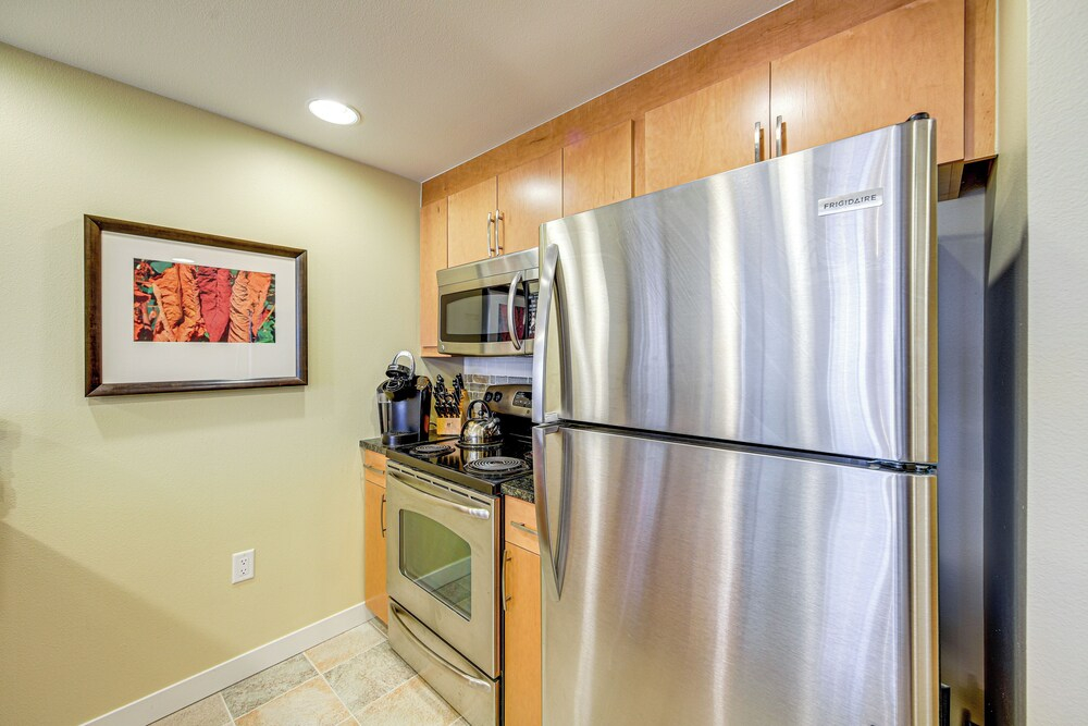 100 Steps to Gondola: Cozy Winter Park Condo!