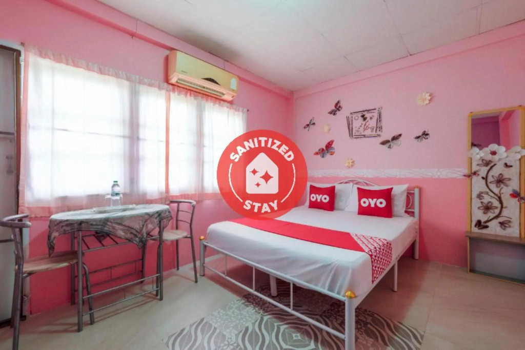 OYO 1099 Star House