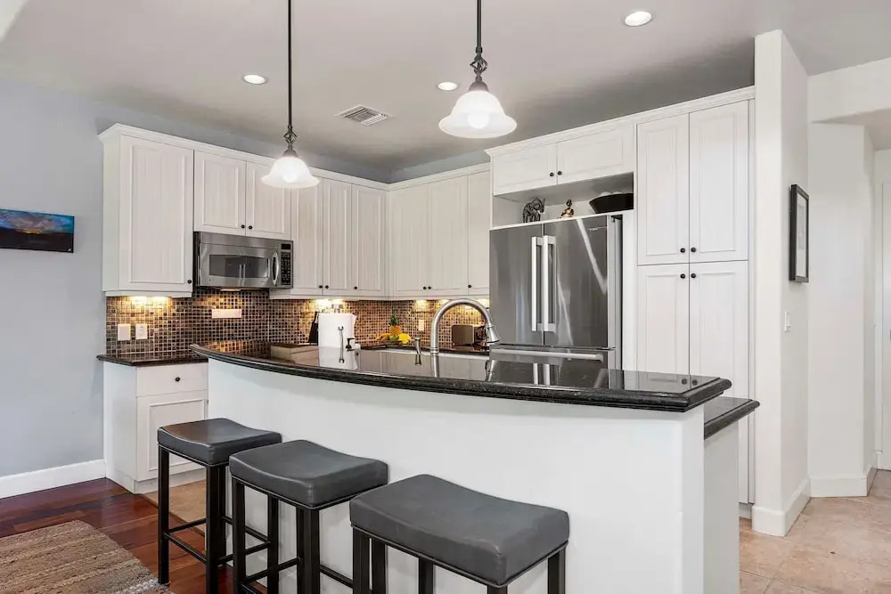 Beautiful Townhouse - Great Amenities and Spacious Lanai! Comes With Beach Pass! - Vrkcv