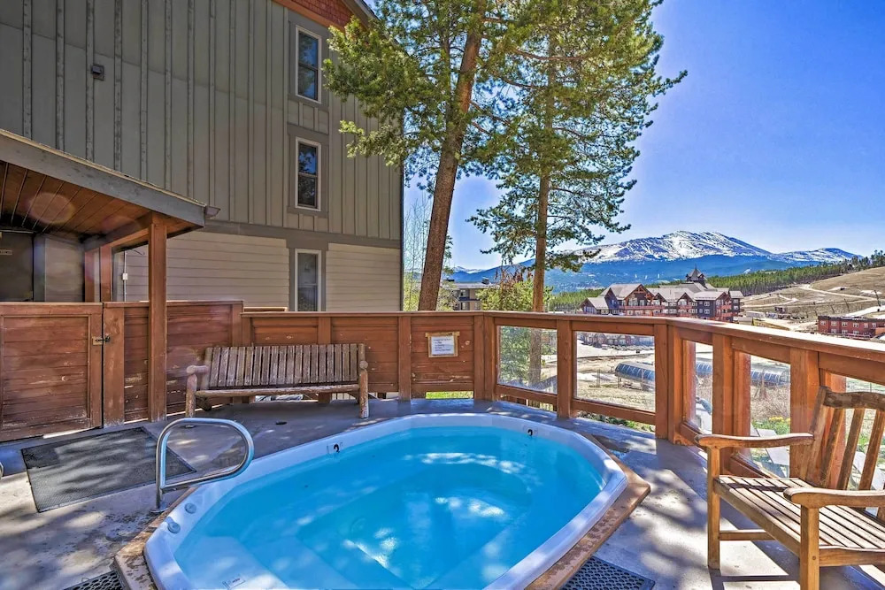 Breck Ski-in/ski-out Condo on Peak 8 w/ Patio