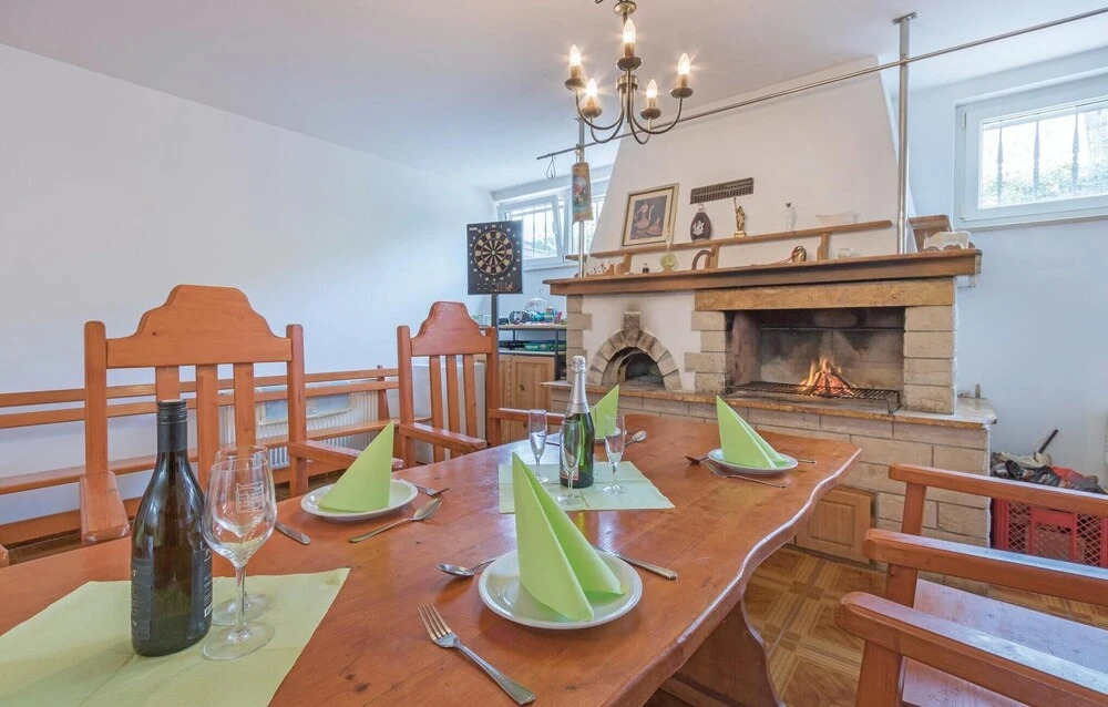 Awesome Home in Vodnjan With Wifi and 2 Bedrooms