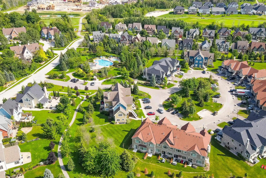 220 Snowbridge w/ Free Shuttle to Village