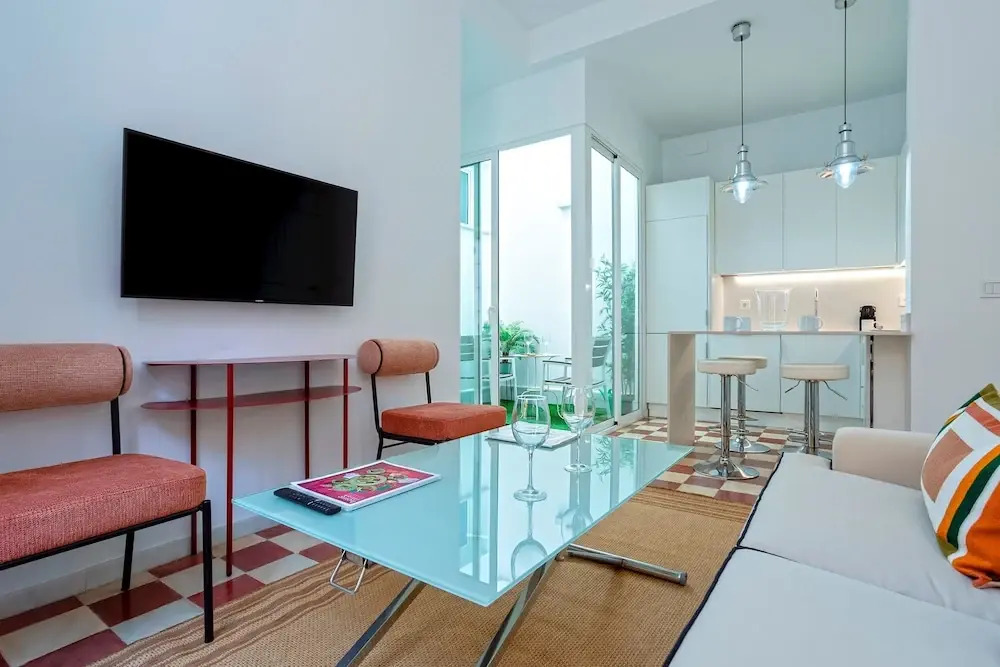 Private Terrace 5 min Walk to Cathedral 2Bd Apartment Galera II