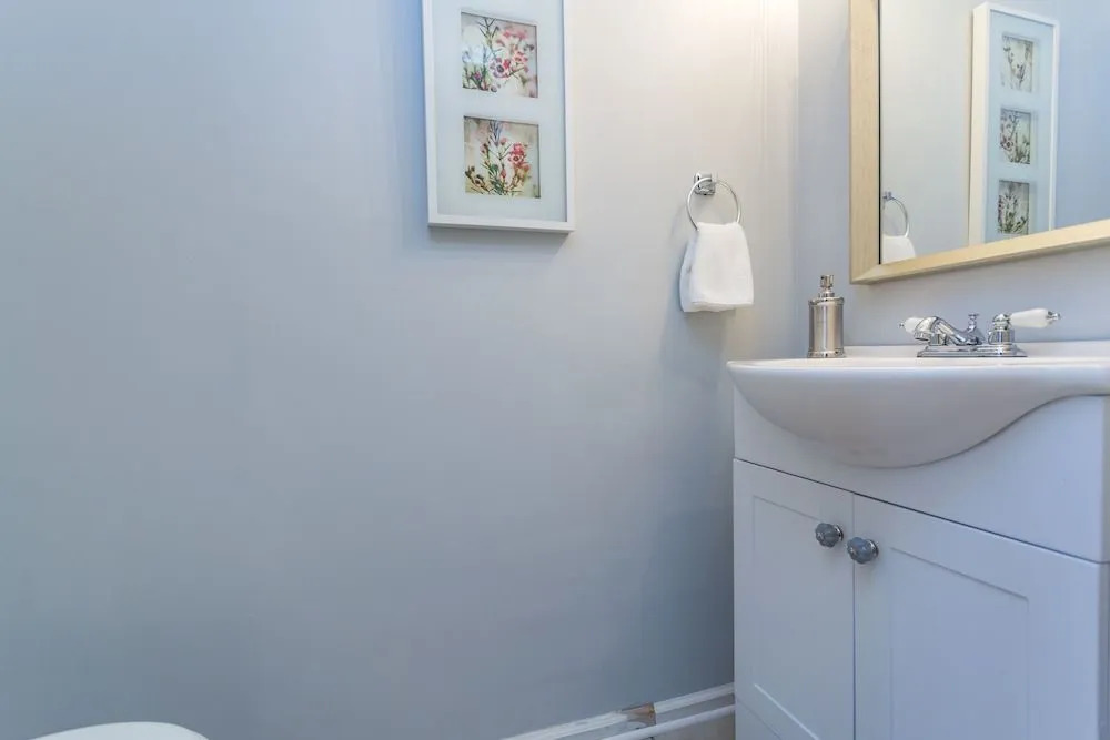 Nashville Chic | 10min from downtown!