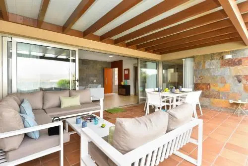 Salobre Villa with Pool Par 4 nr 9 by VillaGranCanaria