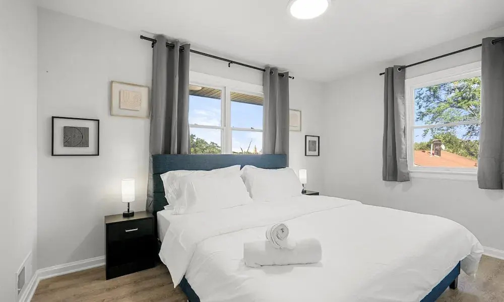 Upscale Old Town Views 3BD Lux