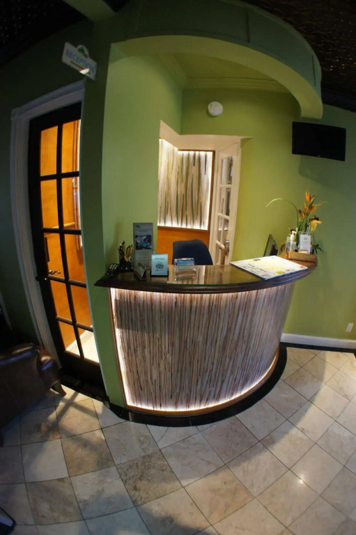 Seascape Tropical Inn