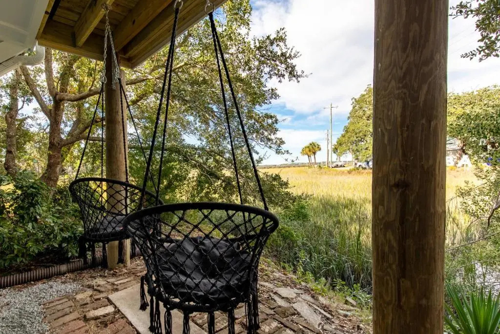 79 Sandbar Ln - Folly in Love - Renovated Private Home - Sunset Views