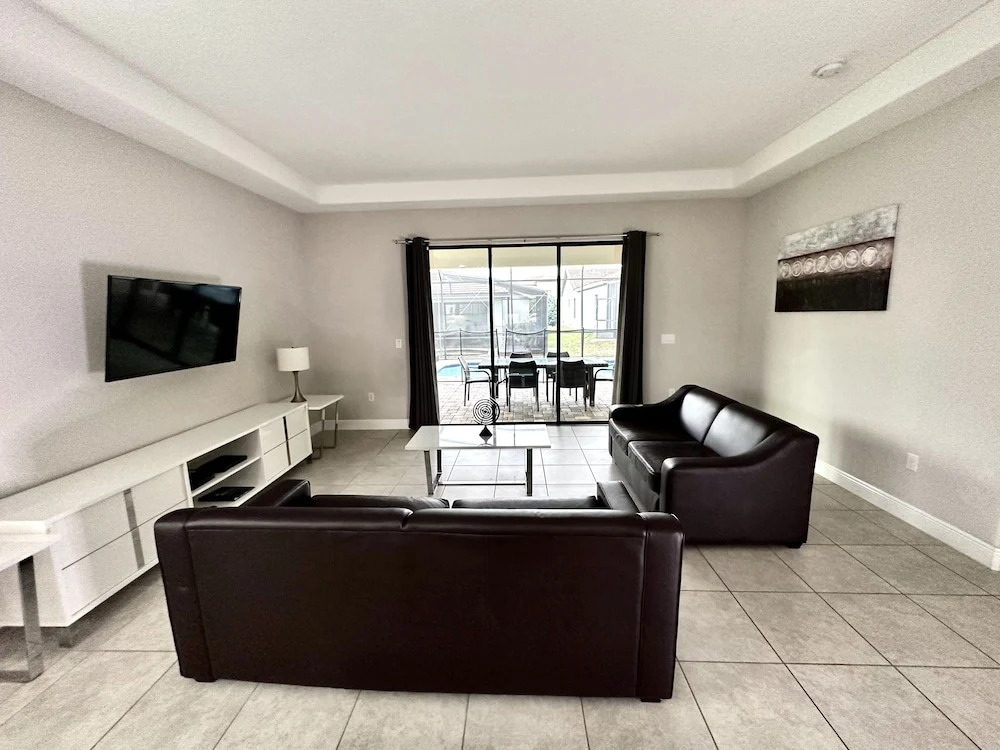 Balmoral Resort-128aa 3 Bedroom Home by RedAwning