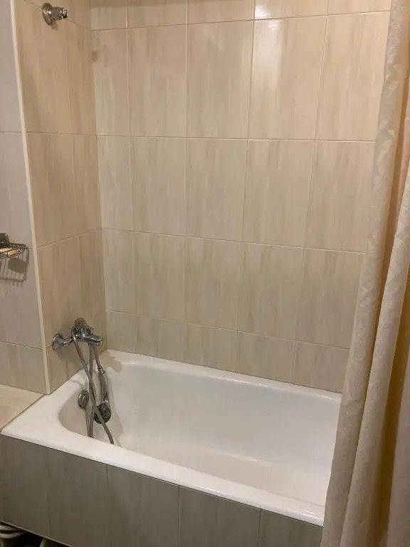 Large cozy apartment on beginning of Komitas Ave