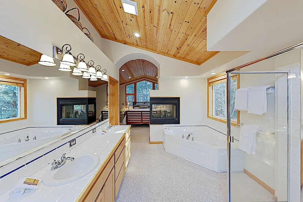 New Listing! Alder Creek , Near Slopes 3 Bedroom Home
