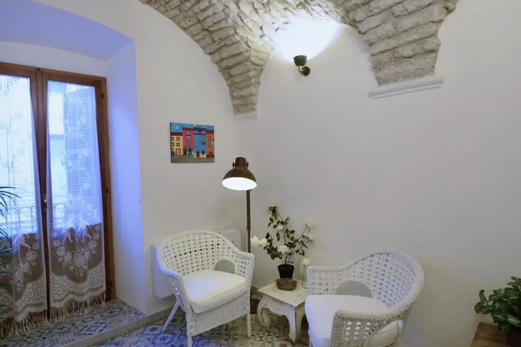Charming, Spacious 3-bedroom Townhouse