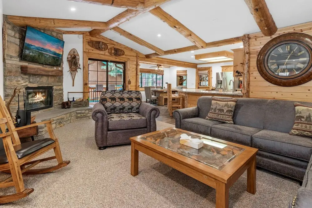 Bullwinkle And Friends Log Cabin - Beautiful Log Home With Hot Tub & Game Room! 3 Bedroom Cabin