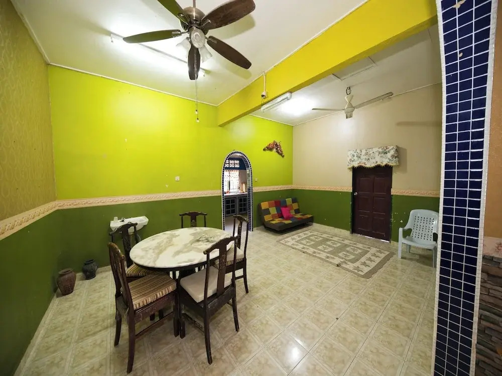 OYO 90990 Sri Tempurung Homestay