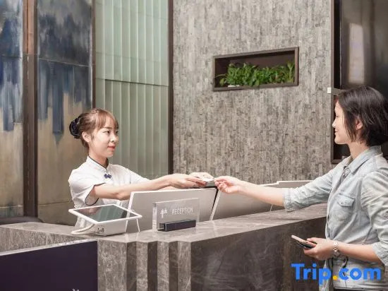 Rezen Minwoo Hotel (Twin Towers Global Center)