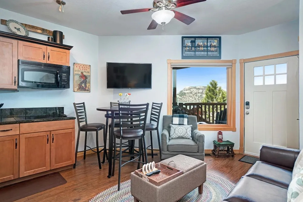 Emerald Mountain 28C 1 Bedroom 1 Bathroom Condo