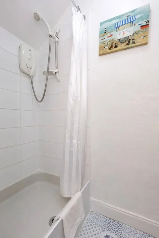 Homely 1 Bedroom Flat Near Haymarket Station