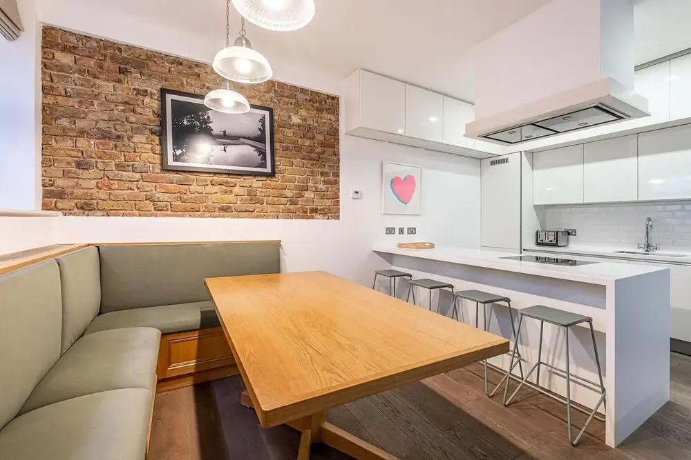 Quiet 2 Bed 2 Bath Mews House South Kensington