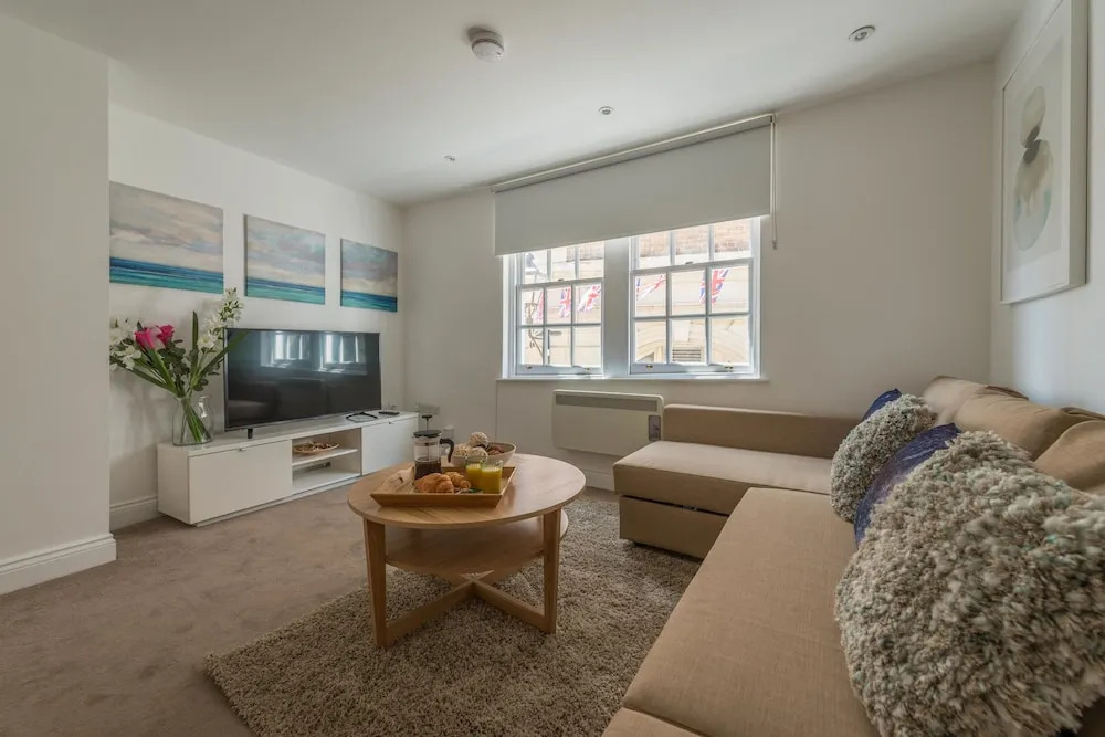 Hampden Apartments - The Harry