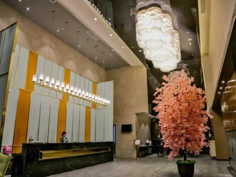 Metropoloxuchang Wenfeng Road Central Park Hote