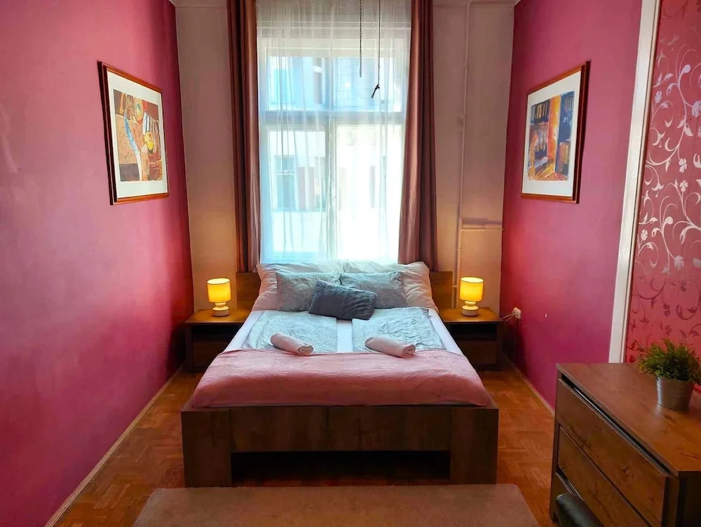 Black Sheep Budapest Smart Rooms