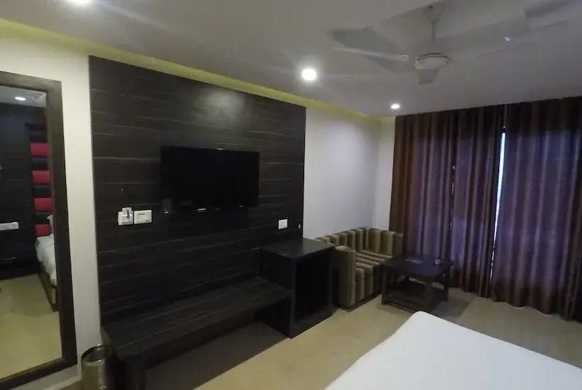 Hotel Savoy Residency