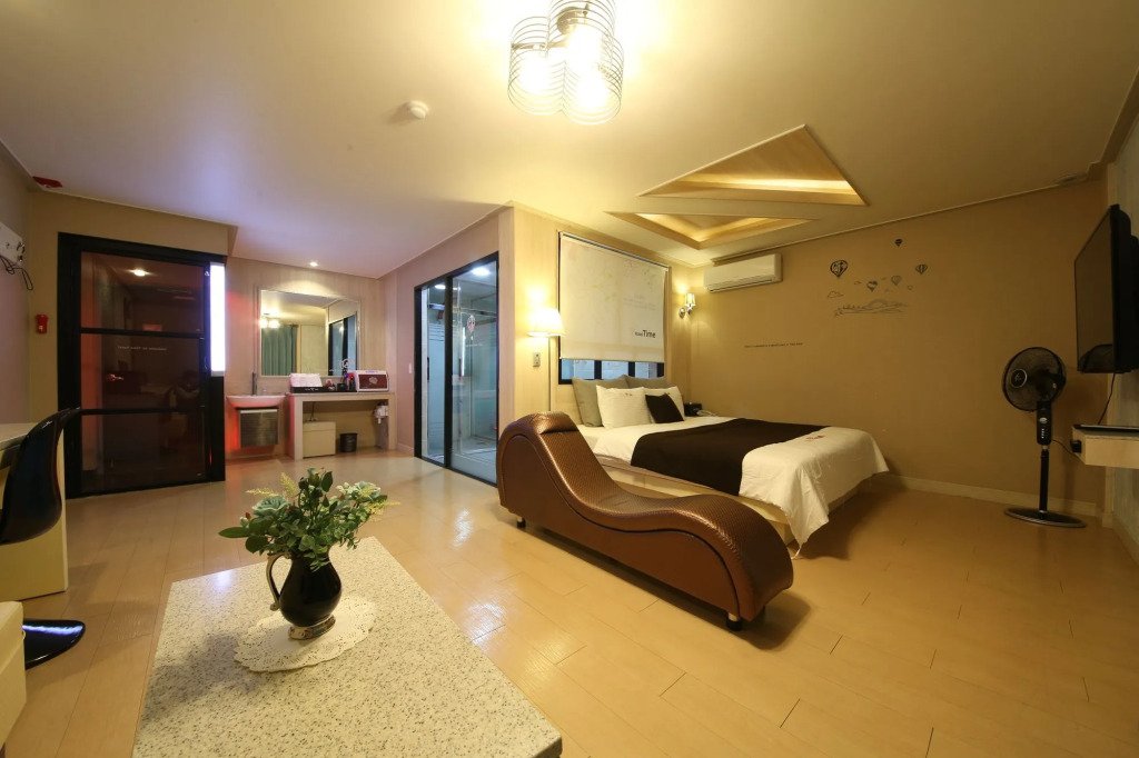 Time Hotel