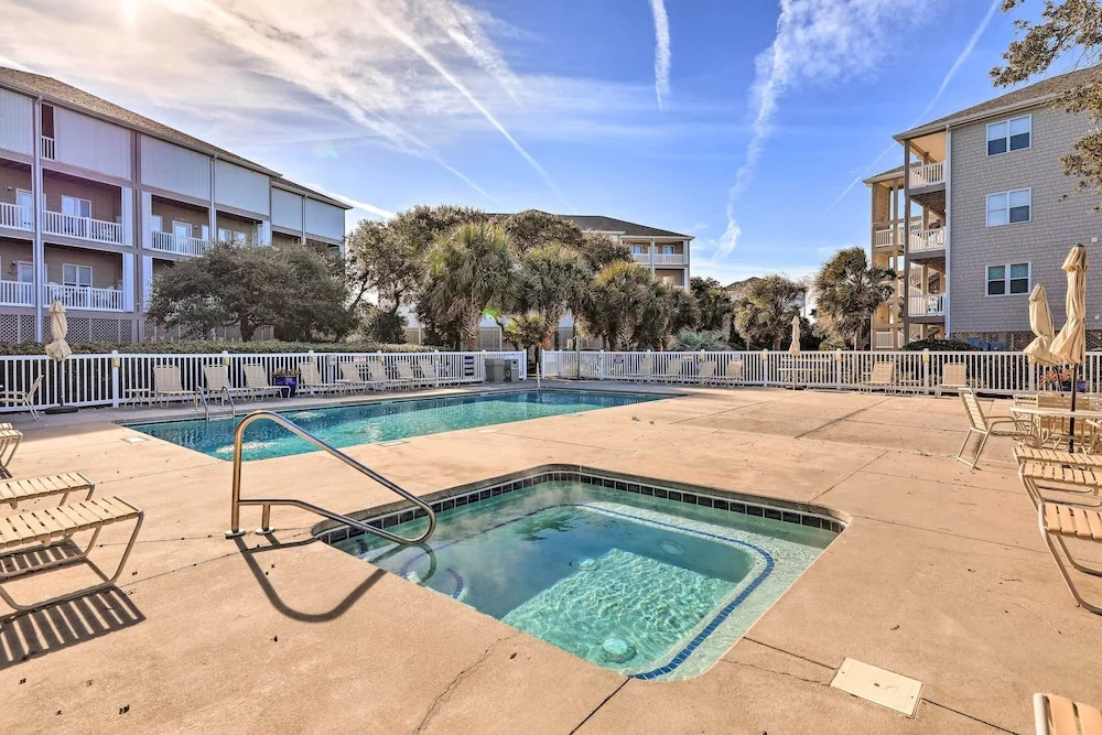 Ocean Club Condo: Spectacular View & Beach Access!
