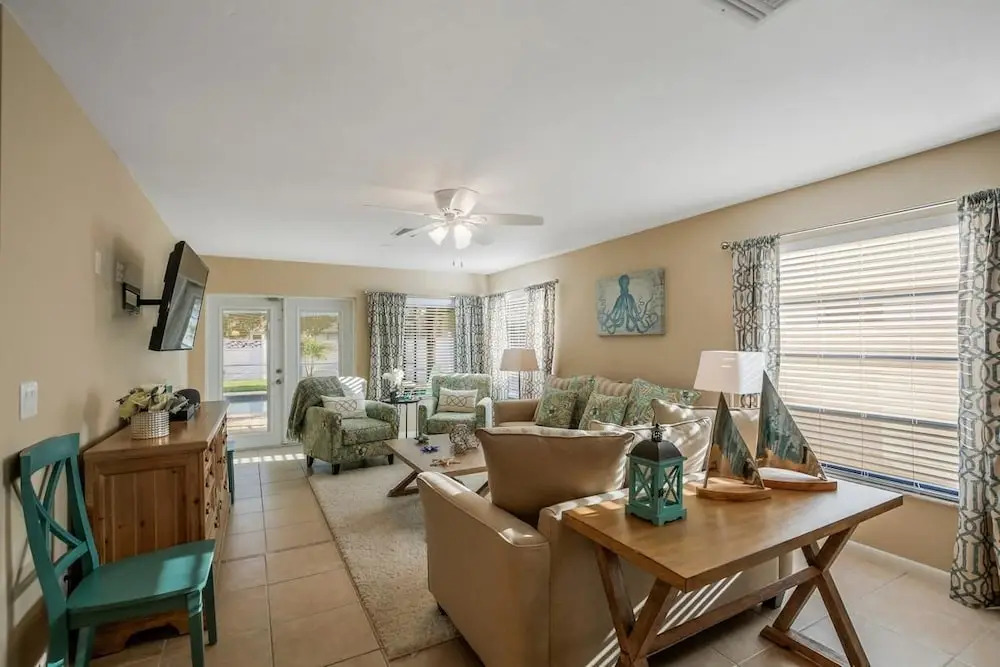 NP97th 689 3 Bedroom Holiday Home by Marco Naples Vacation Homes