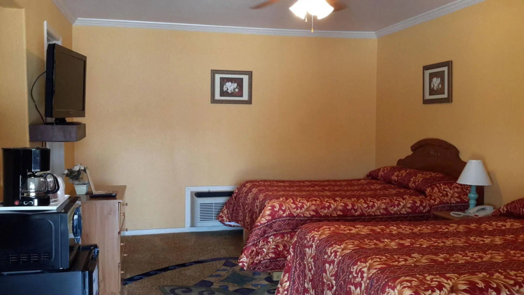 Thunderbird Motel