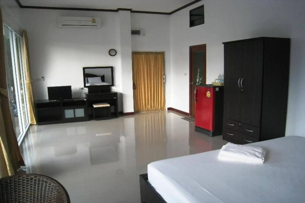 OYO 918 Kachapol Hotel