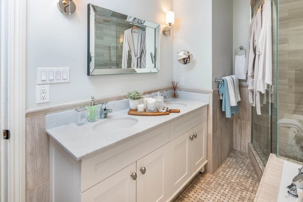QuickStay - Chic & Modern Townhouse in Little Italy