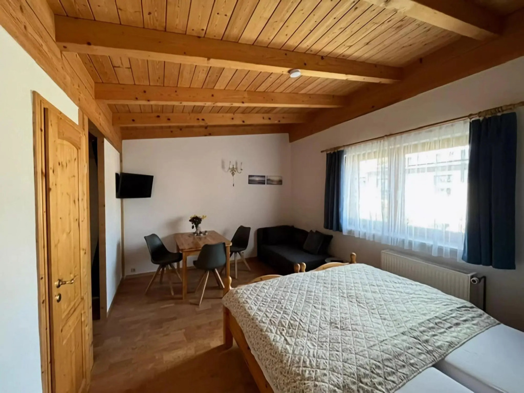 Klutz Garden Apartment